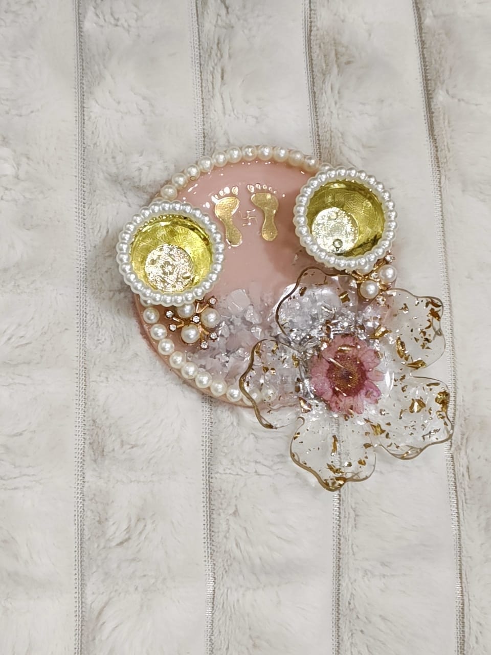 4 inch Resin Thali with white pearls - Image 4